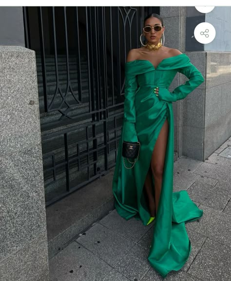 Emerald Green Evening Dress Long, Green Evening Dress Long, Emerald Green Evening Dress, Green Dress Outfit, Evening Dress Long, Green Evening Dress, Long Sleeve Evening Dresses, Dress Long Sleeves, Event Outfit