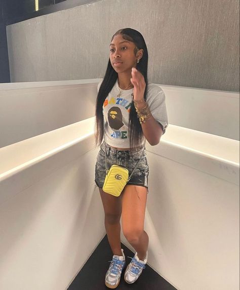 off-white x air rubber dunk “university blue” fit Topgolf Outfit Black Women, Designer Shoes Outfit Black Women, Off White Shoes Outfits For Black Women, Versital Sew In Weave, Off White Dunks Outfits, Fly Outfit Black Women, First Day Of School Outfit Black Women, Dunk Outfits, Dope Swag Outfits