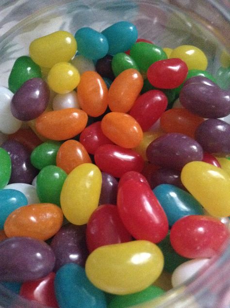 Jelly beans☺️ Jelly Beans Aesthetic, Jelly Bean Aesthetic, Jellybean Aesthetic, Jelly Bean, Haribo Candy, Jelly Belly Beans, Jelly Beans Easter, Cookie Snack, Rainbow Candy