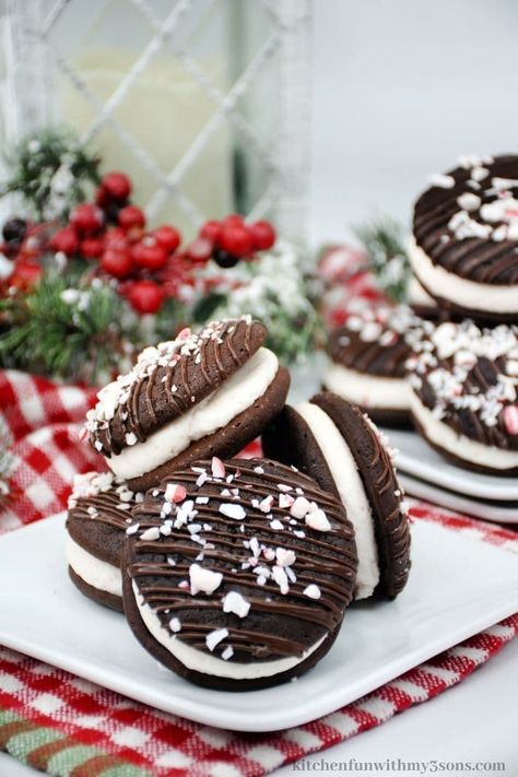 Christmas Treats Peppermint, Peppermint Whoopie Pies, Soft Chocolate Cookies, Fluffy Cookies, Peppermint Cookie Recipe, Soft Chocolate Cookie, Chocolate Whoopie Pies, Sandwhich Recipes, Peppermint Cream