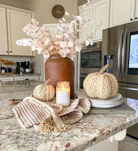 #fall #falldecorideas #falldecor Vintage Fall Decor, Farmhouse Decor Kitchen, Neutral Fall Decor, Fall Decor Inspiration, Counter Decor, Fall Thanksgiving Decor, Autumn Decorating, Corn Husk, Fall Kitchen