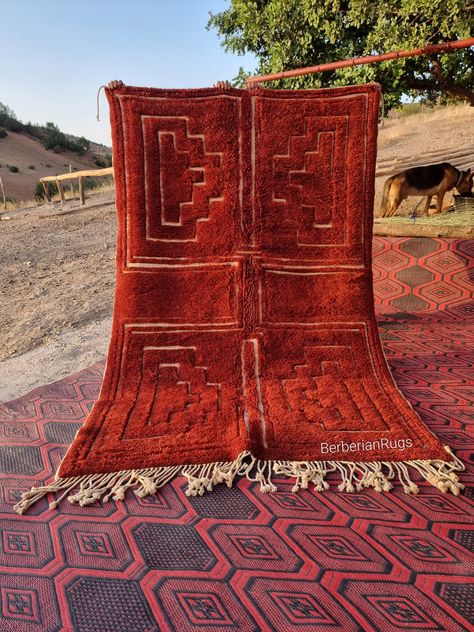 Moroccan rug red 5x8 - Beni ourain rug - Wool berber rug - Custom size rug - handmade rug - Genuine Sheep wool - Wool rug - dark red rug Cozy Fireplace Rug, Bedroom Rug Inspiration, Red And Orange Living Room, 1970s Rugs, Maximalist Rug, Mountain Rug, Moroccan Inspired Living Room, Etsy Rugs, Spanish Rug