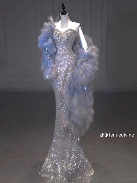 Dress On Mannequin Fashion, Big Fluffy Dresses, Prom Dresses Met Gala Theme, Prom Masquerade Dress, Masquerade Ball Prom Dresses, Villainess Dress, Masquerade Prom Dress, Luxury Prom Dress, Masquerade Outfit Ideas