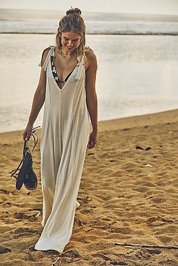 Sunday Stroll Jumper | Free People Hawaii Vacation Outfits 2023, Beach Travel Outfit, Beachy Boho Outfits, Beach Life Style, Beach Couture, Hawaii Vacation Outfits, Hawaii Trip, Exaggerated Sleeves, Beachy Boho