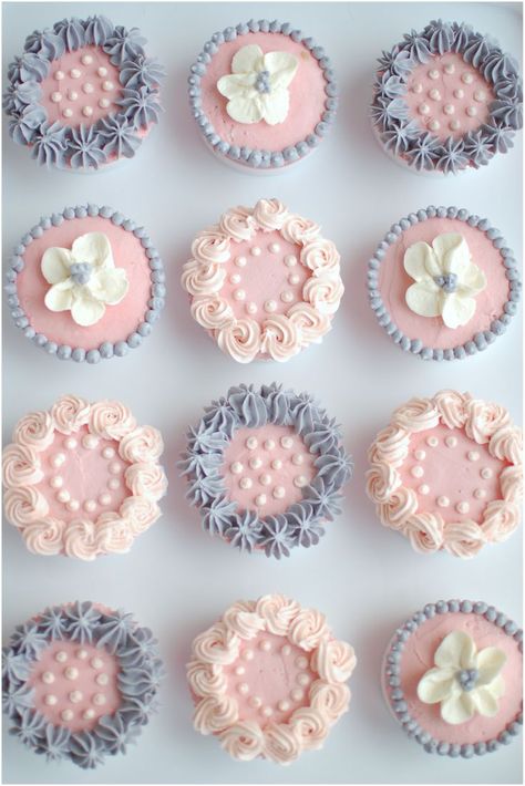 Cupcakes Bonitos, Frost Cupcakes, Cupcakes Flores, Deco Cupcake, Cupcakes Design, Cupcakes Pink, Cupcake Tower Wedding, Pretty Cupcakes, Cupcake Cake Designs