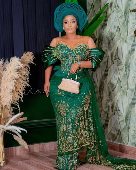 Traditional Wedding Gown, Igbo Wedding Dress, Lace Blouse Styles, Igbo Traditional Wedding, Igbo Bride, African Bridal Dress, Nigerian Dress, African Traditional Wedding Dress, Nigerian Lace Styles Dress