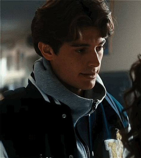 Brian Altemus, Henry Jackson, Binding 13, Royal Elite, Football Boys, Heart Eyes, Celebrity Crush, Brown Hair, Gif