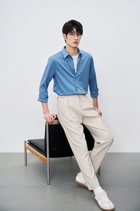 Korean Casual Outfits Men, Gay Prom Outfits, Korean Closet, Kemeja Outfit, Mens Outfits Summer, Office Outfit Men, Men Casual Outfit, Blue Outfit Men, Outfit Cowok