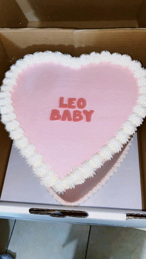 Leo Baby Cake, Leo Cake, Gitar Vintage, 20th Bday, Super Sweet 16, 15th Birthday Cakes, Leo Woman, Bento Cakes, August Baby