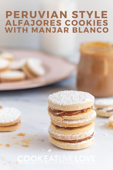 Easy Alfajores Recipe, Peruvian Alfajores Recipe, Alfajores Recipe, Cornstarch Cookies, Peruvian Desserts, Elegant Cookies, Confort Food, Peruvian Recipes, Sandwich Cookies