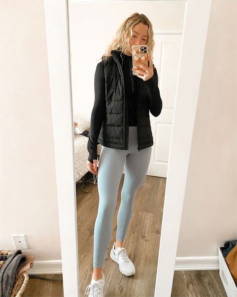 Athletic Outfits Lululemon, Comfy Athletic Outfits Winter, Simple Athletic Outfits, Lululemon Vest Outfit, School Athletic Outfits, School Outfits Highschool Comfy, Athletic Winter Outfits, Simple Comfy Outfits, Athletic School Outfits