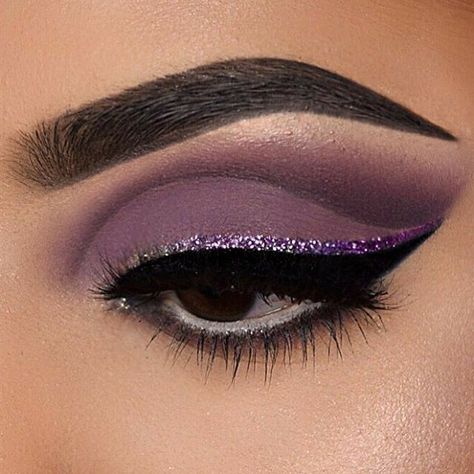 Mua Life, Quinceanera Makeup, Purple Makeup Looks, Dark Purple Nails, Eyeliner Shapes, Purple Eyeliner, Dark Purple Dresses, Trendy Eyeshadow, Makeup Nails Designs