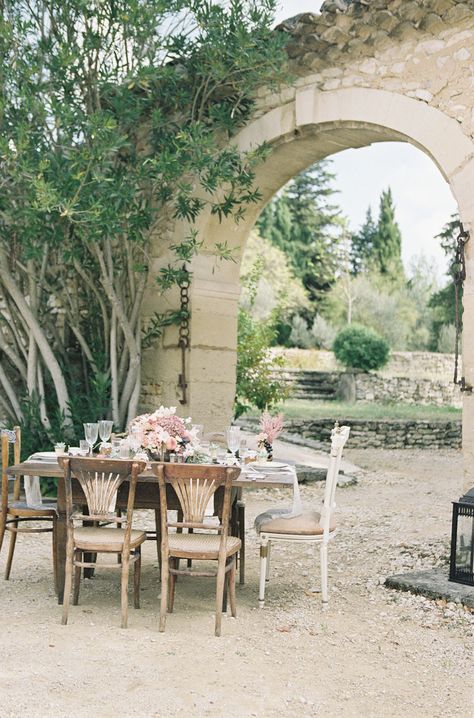 Romantic Provencal Fig + Berry Wedding Inspiration Weddings In France, Provencal Decor, French Country Wedding, Photography Cat, Berry Wedding, French Wedding Style, Provence Wedding, France Wedding, French Wedding