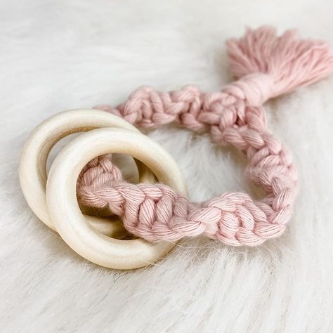 Rope + Faith on Instagram: “I’m starting a new baby line of macrame teethers in blush pink! My girls are so excited about sharing these with all the new baby girls in…” Macrame Teething Ring, Macrame Baby Toys, Baby Macrame Ideas, Macrame Baby Teether, Diy Teething Ring, Macrame Teether, Diy Teethers, New Mommy Gifts, Baby Decor Diy