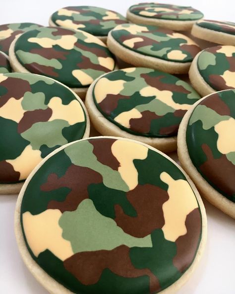 Camo cookies for a 5th birthday party today. It was my first time doing camo on cookies so I wasn't sure what to expect! Haha! 😆 They came out better than I hoped. Happy 5th birthday, Raiden! #cakemeaway #cakemeawayfresno #camocookies #camouflage #camobirthday #5thbirthday #decoratedcookies #sugarcookies #royalicing #cookiesofinstagram #bakedwithlove #handmadewithlove Hunter Cookies Decorated, Camo Cookies Decorated, Hunting Cookies Decorated, Army Cookies, Decorated Wedding Cookies, Camo Cookies, Camo Cakes, Army Birthday Cakes, Flannel Party