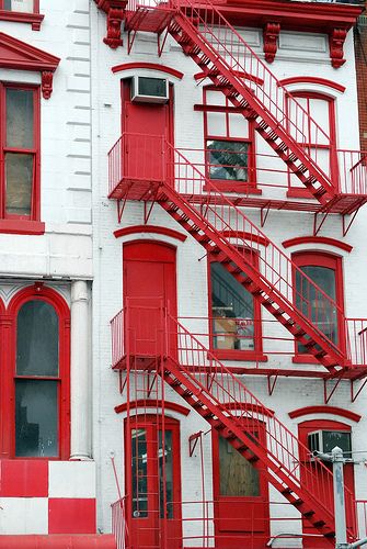 Fire Escape Stairs, Canal Street, New York City. (I know this... this is Pearl Paint, art supply mecca) Canal Street New York, Fire Escape Stairs, Apartment Stairs, Building Stairs, Balkon Design, Fire Escape, Street New York, Stairway To Heaven, Concrete Jungle