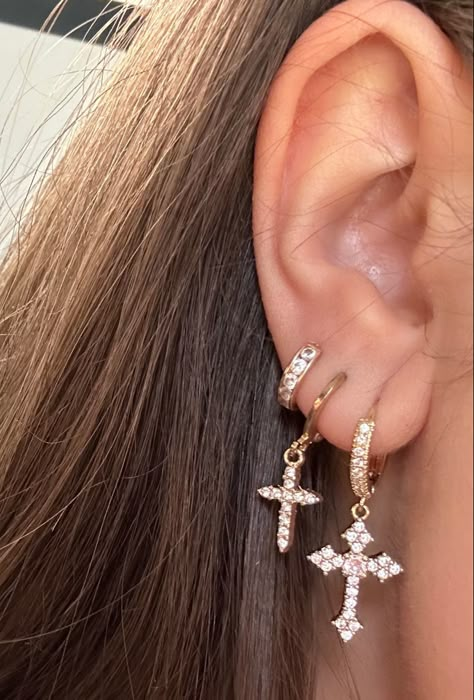 #piercings #earrings #hoops #cross #gold #jewelry #jesus #god #christian Cross Earings Piercings, Cross Hoop Earrings, Cross Earrings Aesthetic, Cross Necklace Aesthetic, Jesus Earrings, Cross Piercing, Kendall Knight, 3 Lobe Piercings, Dream Piercings