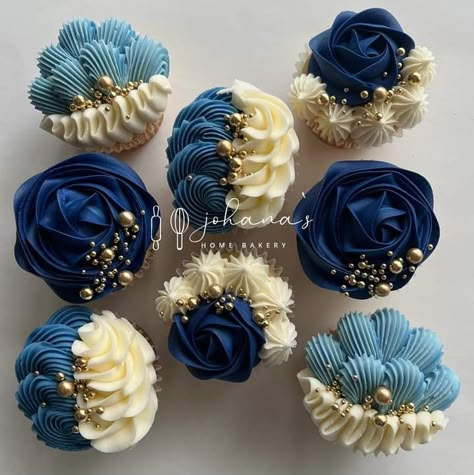 Gold Cupcakes Ideas, Blue And Gold Cupcakes, Blue Wedding Cupcakes, Sweet 16 Cupcakes, Cupcake Piping, Elegant Cupcakes, Cupcakes Birthday, Gold Cupcakes, Cupcake Decorating Tips