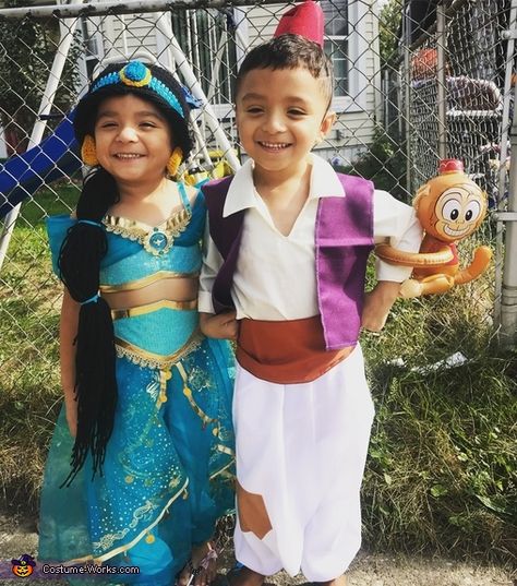 Aladdin Costume Kids, Jasmine And Aladdin Costume, Jasmine Costume Kids, Aladin Disney, Jasmine Halloween Costume, Jasmine And Aladdin, Family Themed Halloween Costumes, Aladdin Costume, Girl Group Costumes