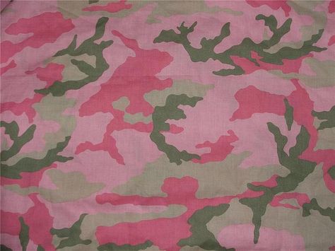 Pink And Camo Outfit, 2000s Aesthetic Wallpaper, Camo Aesthetic, Pink Camo Wallpaper, Trashy Aesthetic, Camo Wallpaper, Army Print, Camo And Pink, Y2k Pink