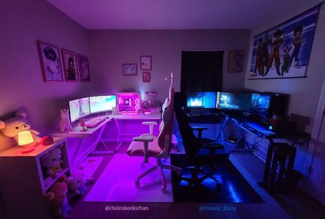 Couple Gaming Room Setup, Bilik Tidur Kecil, Bilik Tidur Perempuan, Gamer Room Design, Gaming Room Ideas, Games Room Inspiration, Gamer Couple, Small Game Rooms, Game Setup