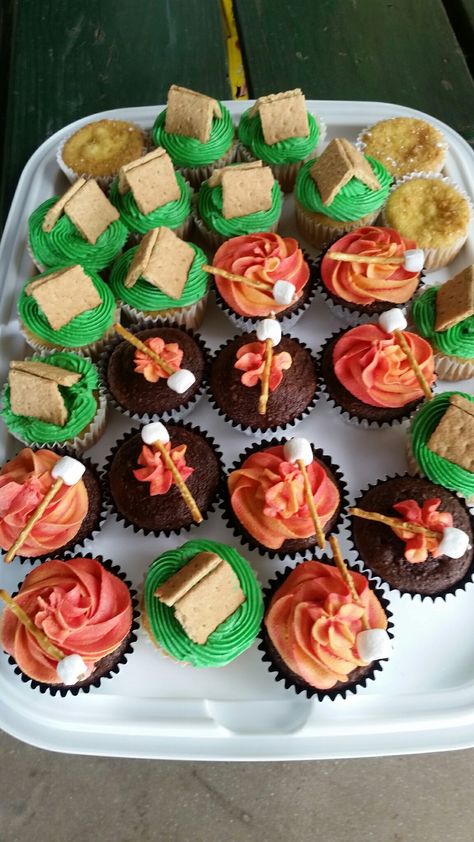 Camping birthday party cupcakes Camping Themed First Birthday Party, Camping Theme Cupcakes, Camping Cupcakes, Bachelorette Desserts, Indoor Camping Party, Birthday Party Cupcakes, Camp Recipes, Camping Theme Birthday Party, Campfire Party