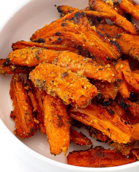 Crispy Ranch Smashed Carrots - Chef Savvy Smashed Carrots, Ranch Carrots, Carrot Recipes Side Dishes, Ranch Seasoning Recipes, Pasta Side Dish, Sugar Fast, Great Sides, Feast Of Unleavened Bread, Carrots Side Dish