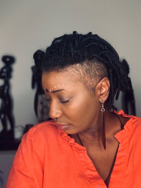 Shaved Sides Locs, Locs Shaved Sides, Locs With Shaved Sides, Mohawk Dreads, Healthy Locs, Shaved Side, Shaved Side Hairstyles, Beautiful Dreadlocks, Starter Locs