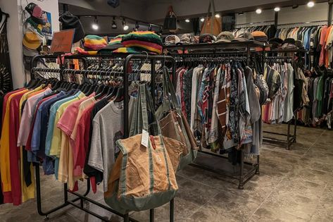 11 best vintage thrift stores in Seoul, South Korea - District Sixtyfive Where To Thrift, Seoul Shopping, Shopping In Seoul, Skz Shifting, Best Thrift Stores, South Korea Trip, Korean Travel, Seoul Korea Travel, Shifting Board