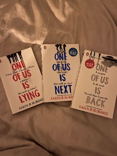 one if us is lying One Of Us Is Lying Book Series, Books Like One Of Us Is Lying, One Of Us Is Lying Series, One Of Us Is Lying Aesthetic, One Of Us Is Lying, One Last Chance, Fav Books, Dream Girl, Reading List