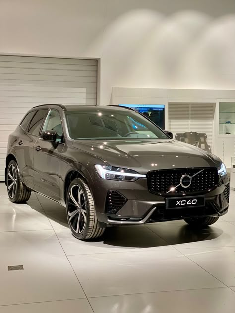 #volvo #xc60 #volvoxc60 #platinumgrey #annapatrusheva Volvo Xc60 Black, Volvo Suv, Volvo Xc, Floating Architecture, Volvo 850, Platinum Grey, Car Goals, Car Inspiration, Volvo Cars