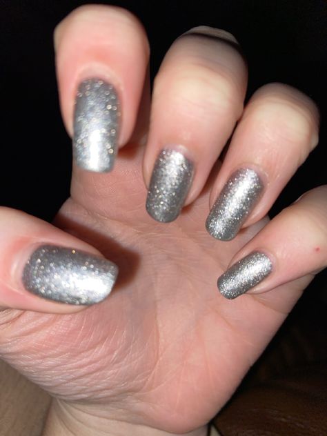 Silver sparkle gel nails Grey Shiny Nails, Silver Glitter Nails Aesthetic, Glittery Silver Nails, Silver Shiny Nails, Silver Nails Gel, Silver Glittery Nails, Grey Sparkly Nails, Sparkly Silver Nails, Silver Gel Nails