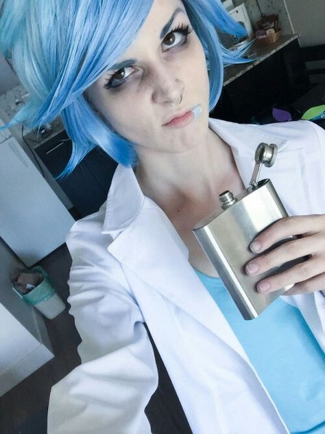 Rick cosplay for Halloween Rick Sanchez Costume, Rick And Morty Costume, Morty Costume, Genderbend Cosplay, It Cosplay, Harley Quinn Costume, Rick Sanchez, Hallowen Costume, Rick Y Morty