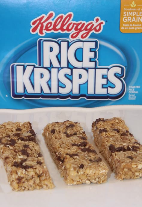 No-Bake Granola Bars with Kellogg's Rice Krispies. Quick and easy! You can make & eat these the very same morning. #FueledForSchool #ad Homemade Toddler Snacks, Crispy Granola, Rice Crispy Bars, Snack Bar Recipes, No Bake Granola Bars, Healthy Granola Bars, Recipe For Breakfast, Baked Granola, Granola Recipe Bars