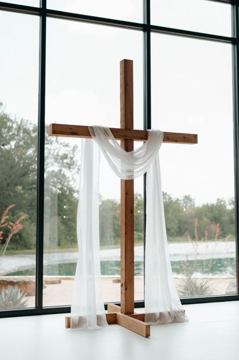 Wedding Ceremony Wooden Cross, Alter Wedding Ideas, Cross Ceremony Wedding, Cross Backdrop Wedding, Wedding Altar Cross, Wooden Cross Wedding Ceremony, Cross Wedding Altar, Cross Arbor Wedding, Cross Wedding Alter