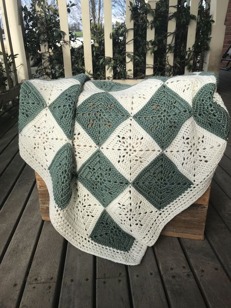 Ravelry: Arielle's Square Blanket by Deborah O'Leary Square Blanket Pattern, Easy Blanket Pattern, Easy Blanket, Crochet Blanket Stitch Pattern, Crochet Waffle Stitch, Crochet Square Blanket, Easy Crochet Blanket, Crochet Blanket Designs, Crochet Mandala Pattern