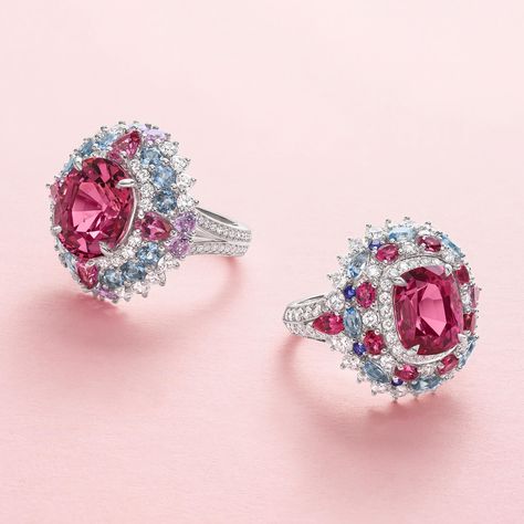 Winston Candy Purplish Pink Spinel Ring with Sapphires, Tsavorite Garnets and Diamonds Harry Winston Jewelry, Gem Rings, Rubies And Diamonds, Spinel Jewelry, Spinel Ring, Pink Spinel, Tsavorite Garnet, Pink Sapphire Ring, Magical Jewelry