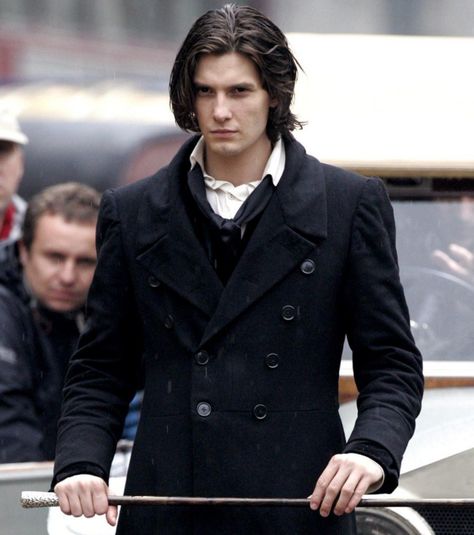 Chaotic Academia Pfp, Ben Barnes Long Hair, Dorian Gray Ben Barnes, Ben Barnes Sirius Black, Ben Barnes Dorian Gray, Sirius Black Ben Barnes, Young Sirius Black, Ben Barnes Sirius, British Man