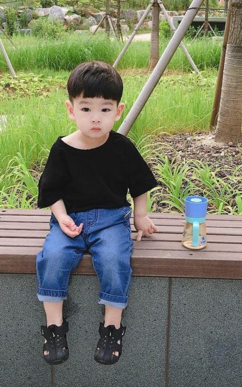 Korean Boy Hairstyle Kids, Korean Baby Boy Haircut, Korean Kids Haircut Boy, Baby Boy Haircut Styles, Asian Boy Haircuts, Korean Boy Hairstyle, Dubai Jumeirah, Kids Hairstyles Boys, Baby Haircut