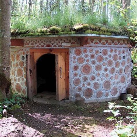 Cordwood House, Cob House Plans, Cordwood Homes, Cob Building, Sweat Lodge, Earth Bag Homes, Lodge Ideas, Earth House, Earth Bag