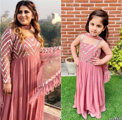 Mommy Daughter Dresses, Mom Daughter Matching Dresses, Simple Gown, Daughter Fashion, Daughter Dress, Mother Daughter Fashion, Mother Daughter Matching Outfits, Mother Daughter Dresses Matching, Mom And Daughter Matching