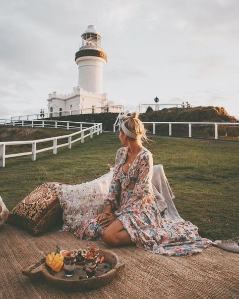 10 Most Instagrammable Spots in Byron Bay - The Ginger Wanderlust Breakfast Setup, Lauren Bullen, Spell Byron Bay, Boho Style Inspiration, Sydney Travel, Australia Fashion, Destination Photography, Byron Bay Australia, Trendy Beach