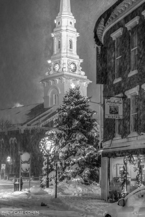 Boston Mass, Square Windows, Portsmouth Nh, Stand Light, Unique Layout, Market Street, Snow Storm, Tree Stand, Photo Lighting