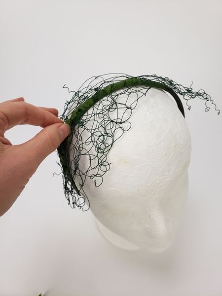 The fascinator headband and base are now ready to design with How To Make A Fascinator Headband, Diy Fascinator Hat, Diy Fascinator Headband, Passion Fruit Plant, Diy Wedding Magazine, Diy Fascinator, Growing Sweet Peas, Fascinator Hats Diy, Floral Fascinators