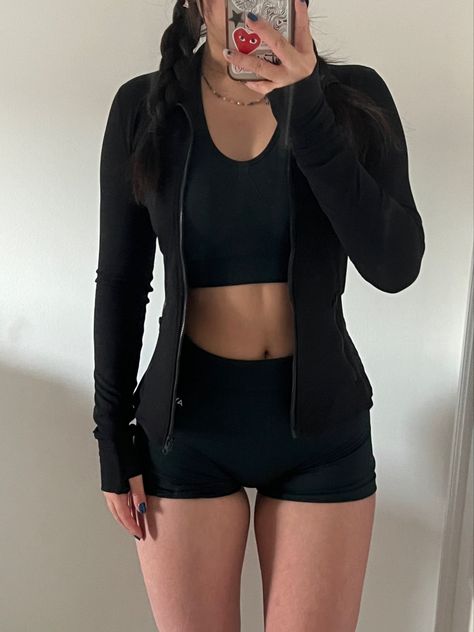 Workout Outfits Black, Black Training Outfit, Korea Gym Outfit, Gym Outfits For Women Korean, All Black Workout Outfit, Ulzzang Workout Outfit, Aesthetic Workout Outfits Korean, Gym Outfit Girl, Black Gym Outfits