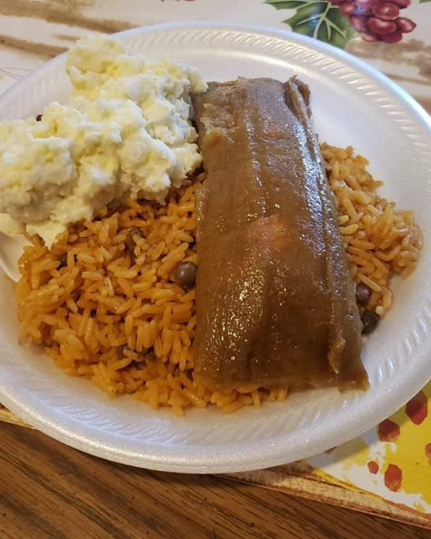 Betty on Instagram: “Puerto Rican food Oh yes I will #puertorico #puertoricanfood #boricua” Quenepas Puerto Rico, Puerto Rico Food Restaurants, Puerto Rican Street Food, Puerto Rican Thanksgiving, Spanish Food Puerto Rican, Puerto Rican, Puerto Rican Food, Pasteles Puerto Rico Recipe, Puerto Rican Breakfast