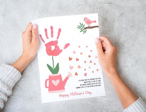 Handprint Art For Mom, Z Activities, Craft For Mom, Preschool Valentines Activities, Mothers Day Messages, Valentine Gifts For Boys, Art For Mom, Craft Activity For Kids, Mother's Day Crafts For Kids