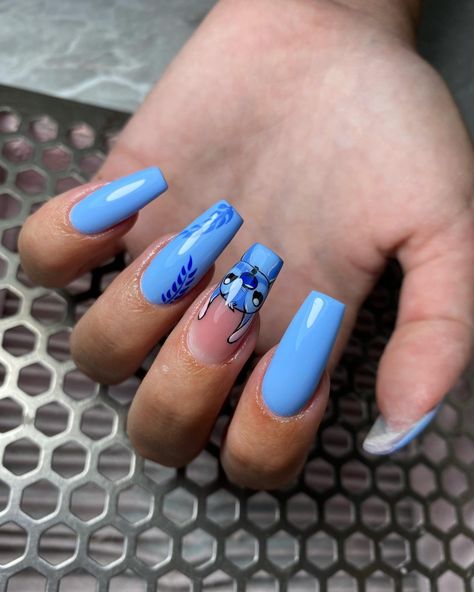 50 Incredibly Cute Disney Nails That Add A Touch Of Magic Disney Gel Nails, Disney Princess Nails, Disneyland Nails, Disney Nail Designs, Mickey Mouse Nails, Disney Acrylic Nails, Fake Nails Designs, Nail Art Disney, Disney Nails