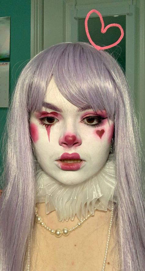 Soft Clowncore Makeup, Heart Clown Makeup Aesthetic, Clown Make Up Cute, Clown Makeup Heart, Kawaii Clown Makeup, Heart Makeup Aesthetic, Heart Clown Makeup, Soft Clown Makeup, Clown Makeup Cute