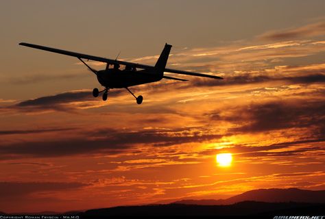 sunset cessna | Photos: Cessna 150M Aircraft Pictures | Airliners.net Flying At Night, Cessna 150, Cessna Aircraft, Plane Flying, Civil Air Patrol, Pilot License, Cessna 172, Small Aircraft, Plane And Pilot